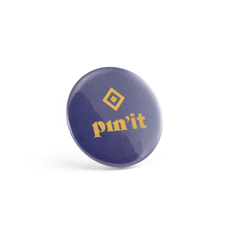 Button P'IN 8. Button P'IN 8. Knappmärke med dubbel magnetisk lås
