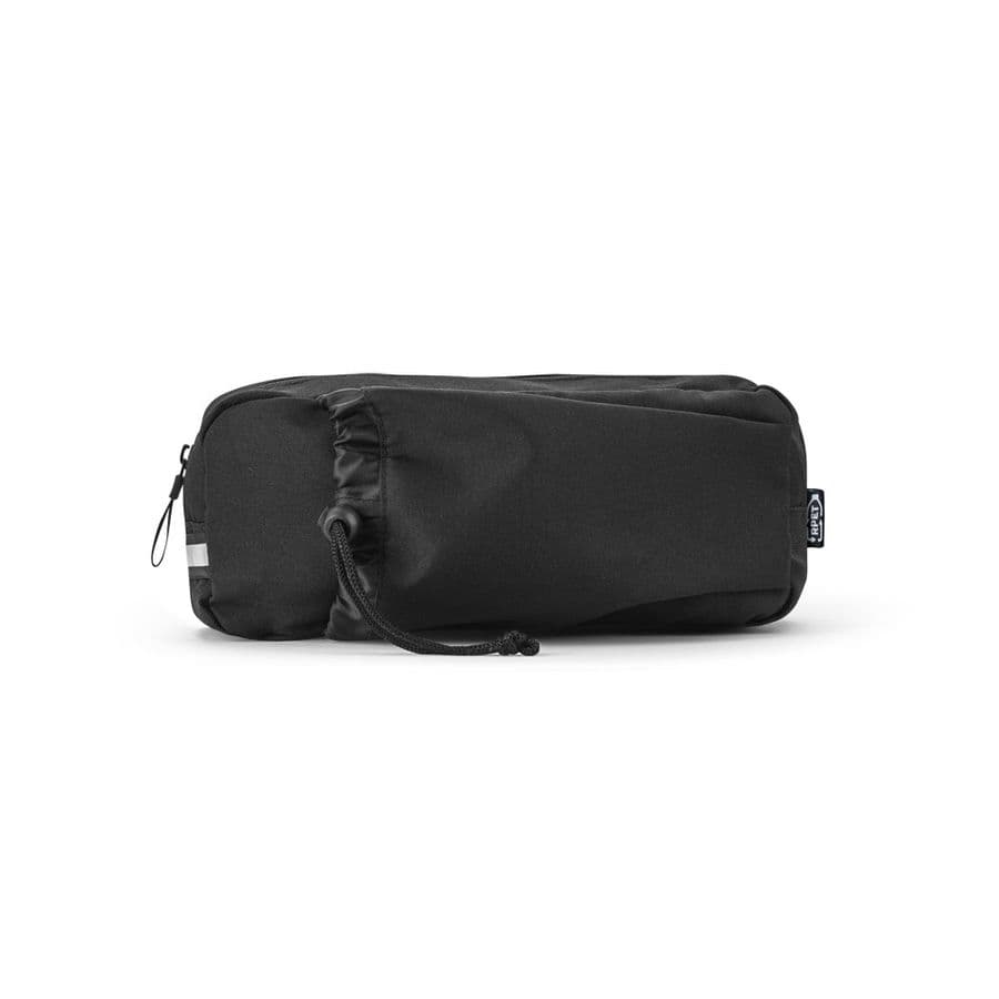 DELFOS POUCH. Midjeväska av 300D med återvunnen polyester och 600D medåtervunnen polyester med reflekterande element och foder av 210D återvunnet polyester