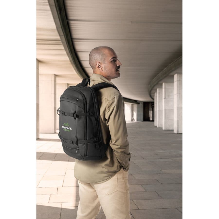 KAMPALA. Laptopryggsäck i 900D, återvunnen polyester med hög densitet, med vattenavvisande beläggning och foder av 210D återvunnen polyester 17'3"