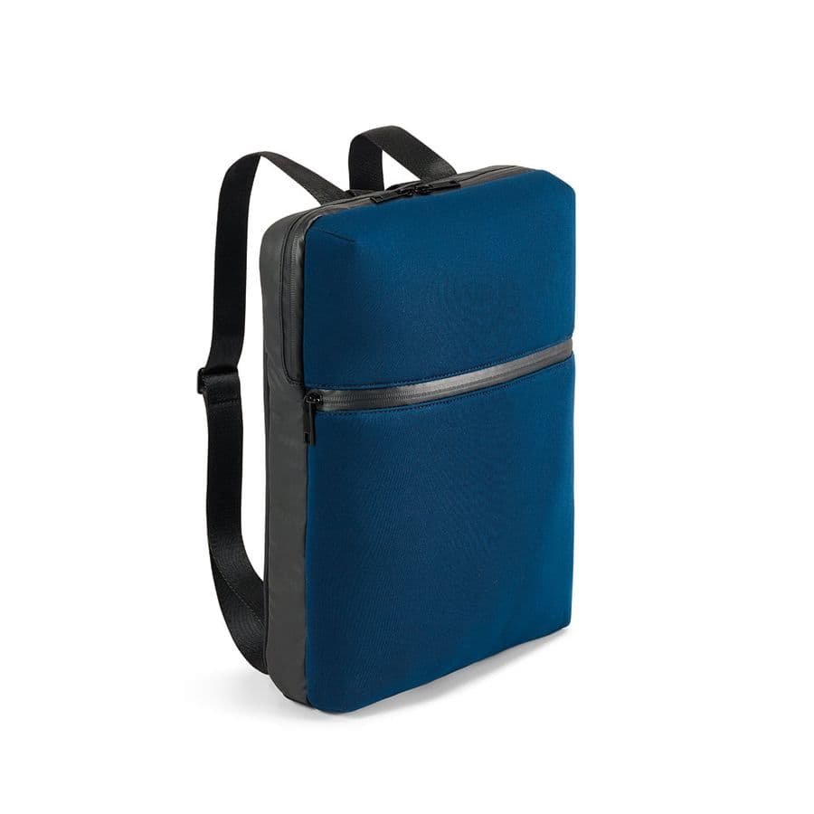 URBAN BACKPACK. 14'' laptopryggsäck i softshell och tarpaulin Blå