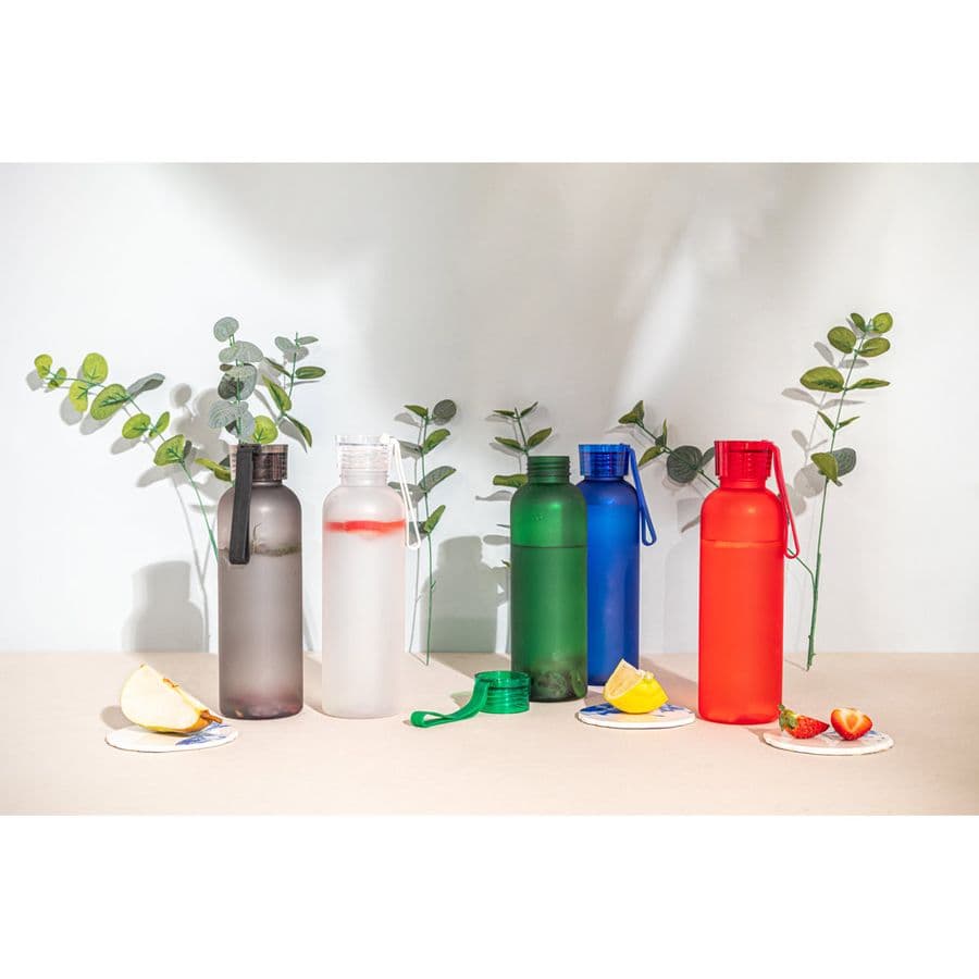 RIO rPET. återvunnen PET (100 % rPET)-flaska med matt yta 600 ml