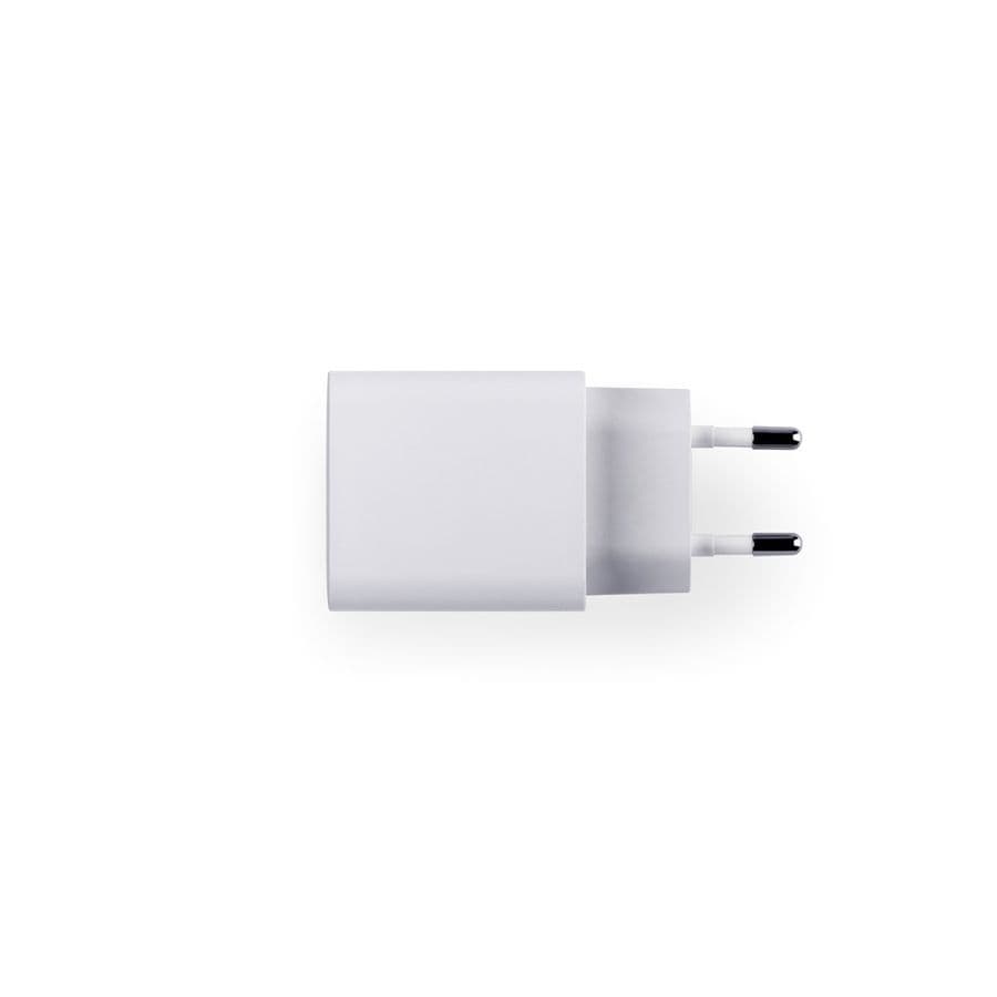 WEGENER. Strömadapter med USB-A-port 18W och USB-C 20W i återvunnen ABS (100 % rABS)