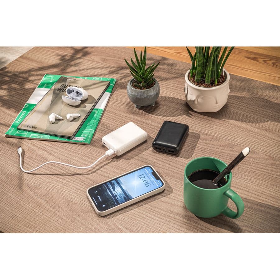 LEAKEY 10. Powerbank 10 000 mAh i återvunnen ABS (100 % rABS)