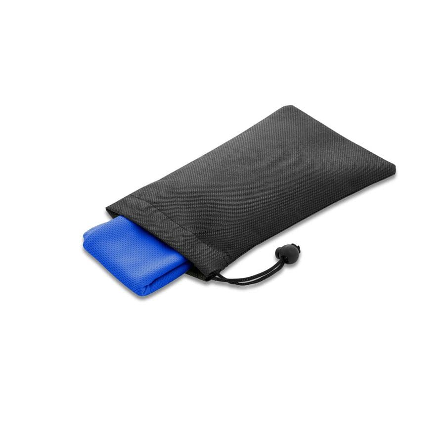 BERNAL. återvunnen polyester (100% rPET) fitness kylhandduk med non-woven påse Kungsblå