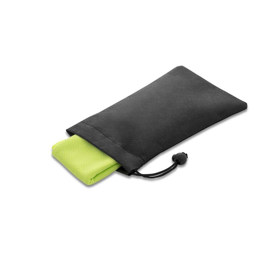 BERNAL. återvunnen polyester (100% rPET) fitness kylhandduk med non-woven påse Ljusgrön