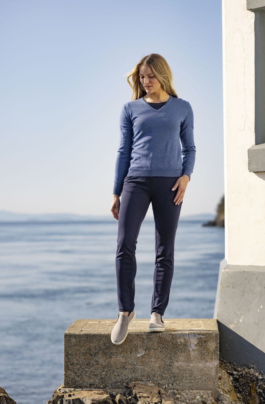 Everett V-neck Women